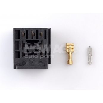 PODSTAWA PRZEKAZNI.9-STYK.5X6,3MM 4X2,8M