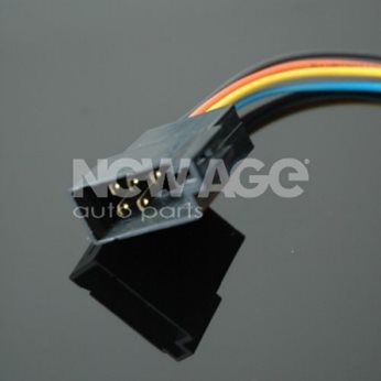 GNIAZDO ZASILANIA ISO 1X8-PIN. Z 5 PRZEW